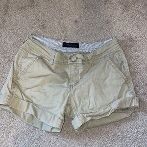 💫Aeropostale Khaki Shorts Size 2💫
